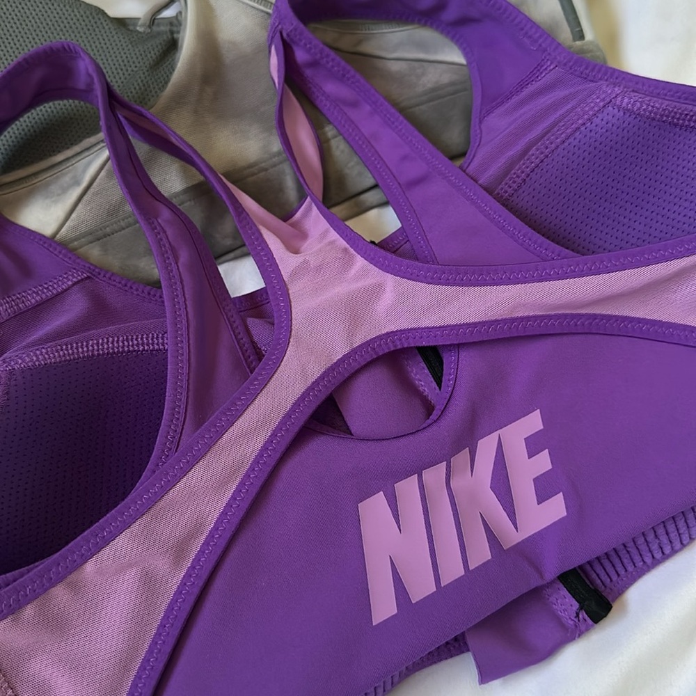 NIKE DRI-FIT ALPHA SPORTS BRA + FREE 
SIZE SMALL / VERY GOOD MATERIAL